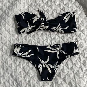 Mikoh size medium bikini set EUC